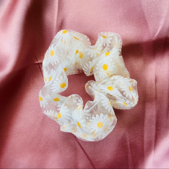 💕LAST ONE Daisy floral Embroidery  hair tie - Picture 2 of 8